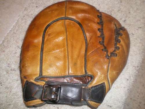 Babe Dahlgren Denkert Base Mitt Back